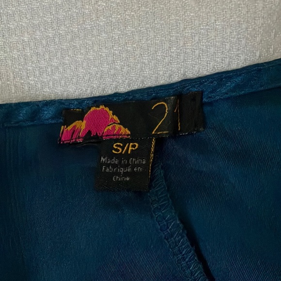 Beautiful embroidered blue tunic blouse - Picture 4 of 10